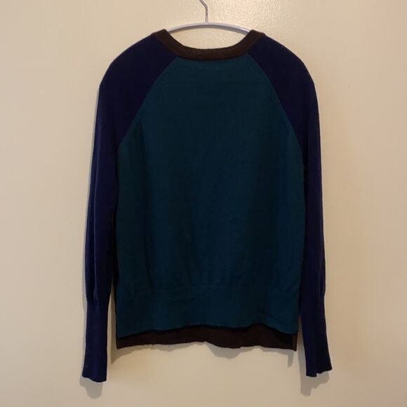 J. Crew colorblock slit cashmere sweater. Size Xs - Picture 3 of 8